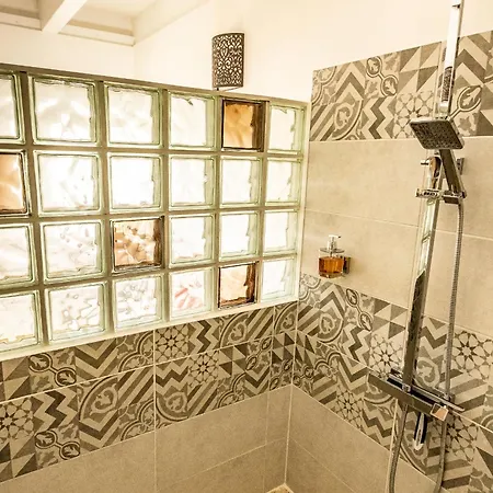 La Plordonniere فندق مبيت وإفطار 3*